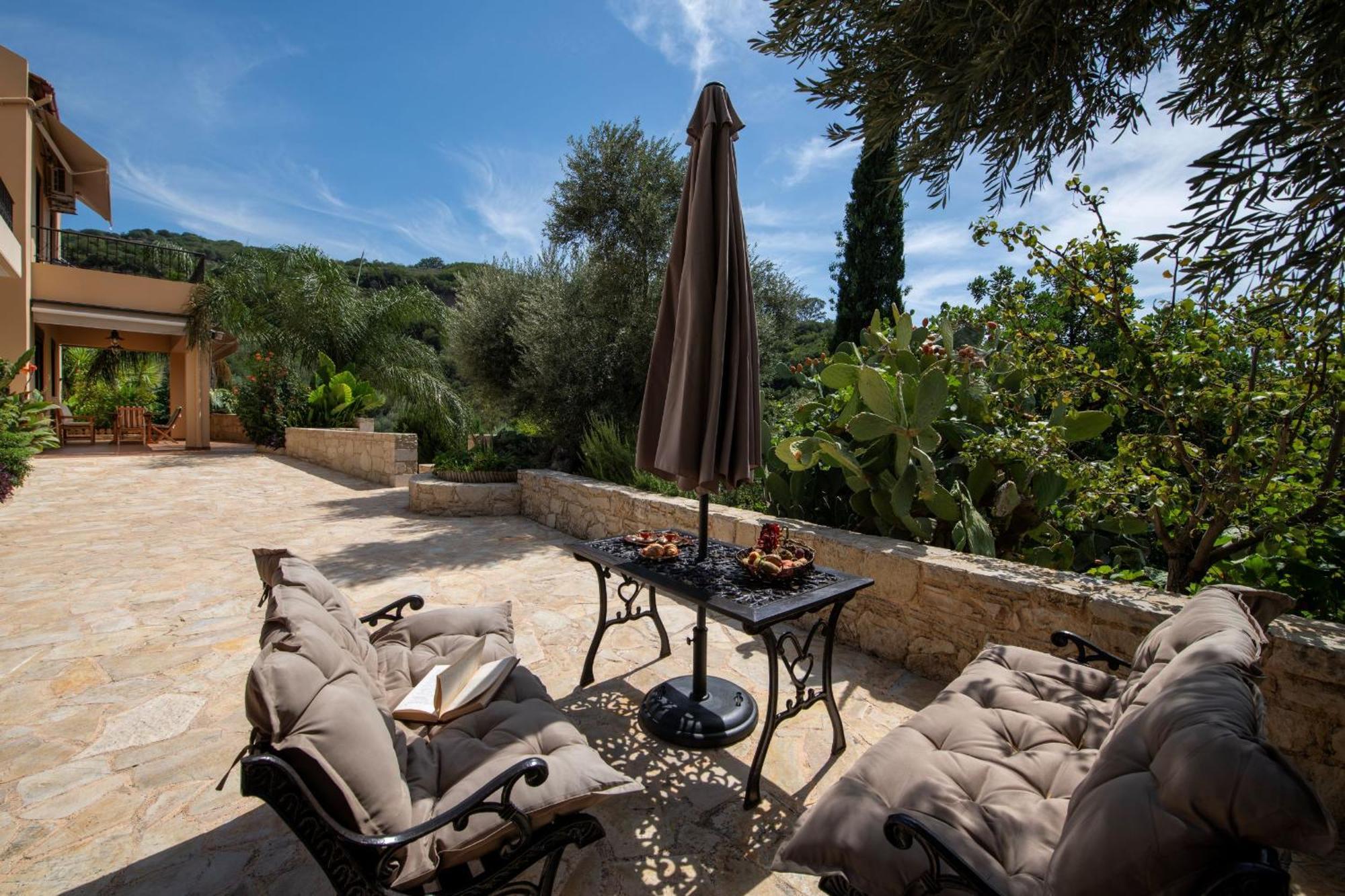 Serenity River Villa Palaiochora Dış mekan fotoğraf