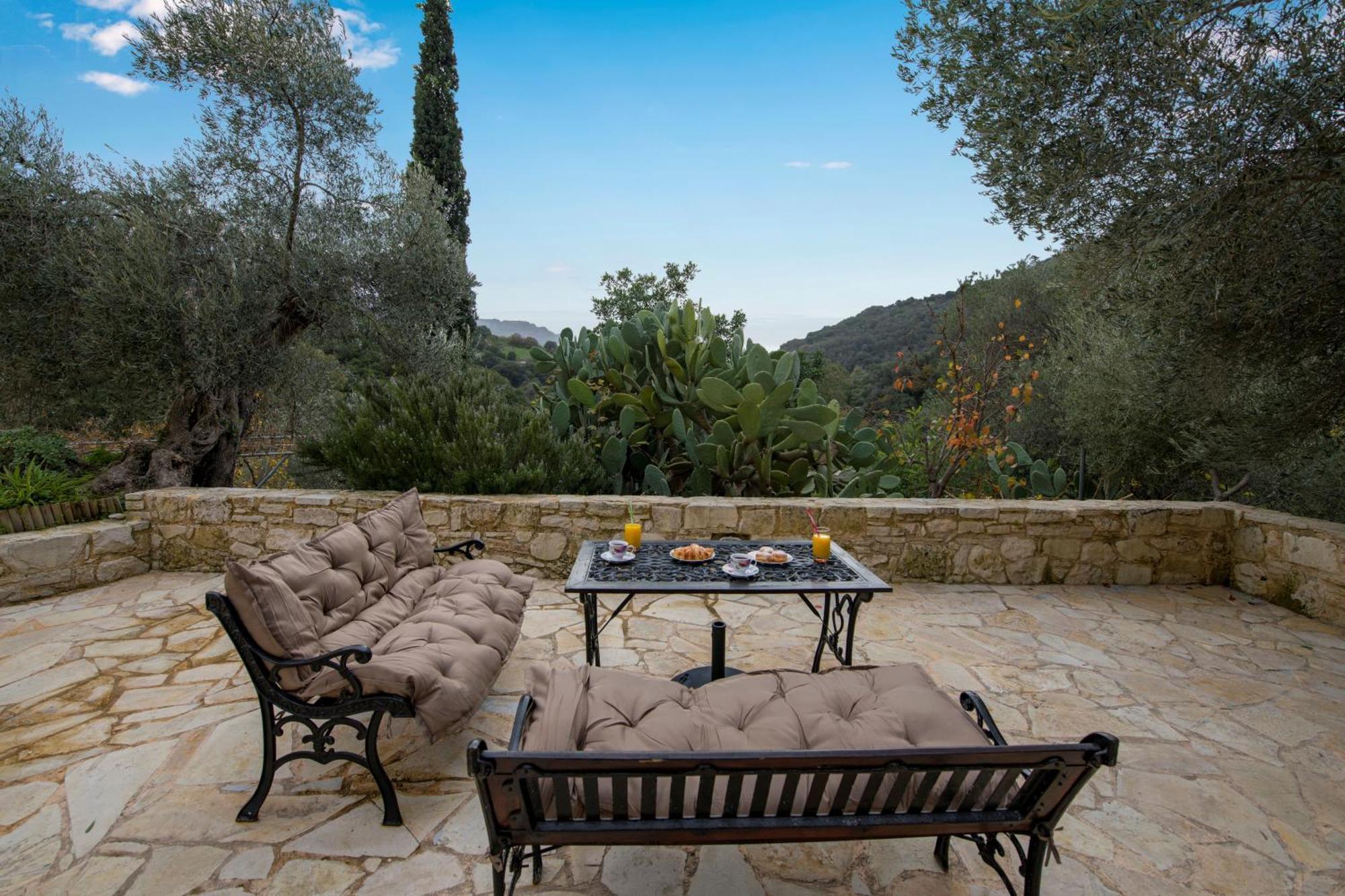 Serenity River Villa Palaiochora Dış mekan fotoğraf