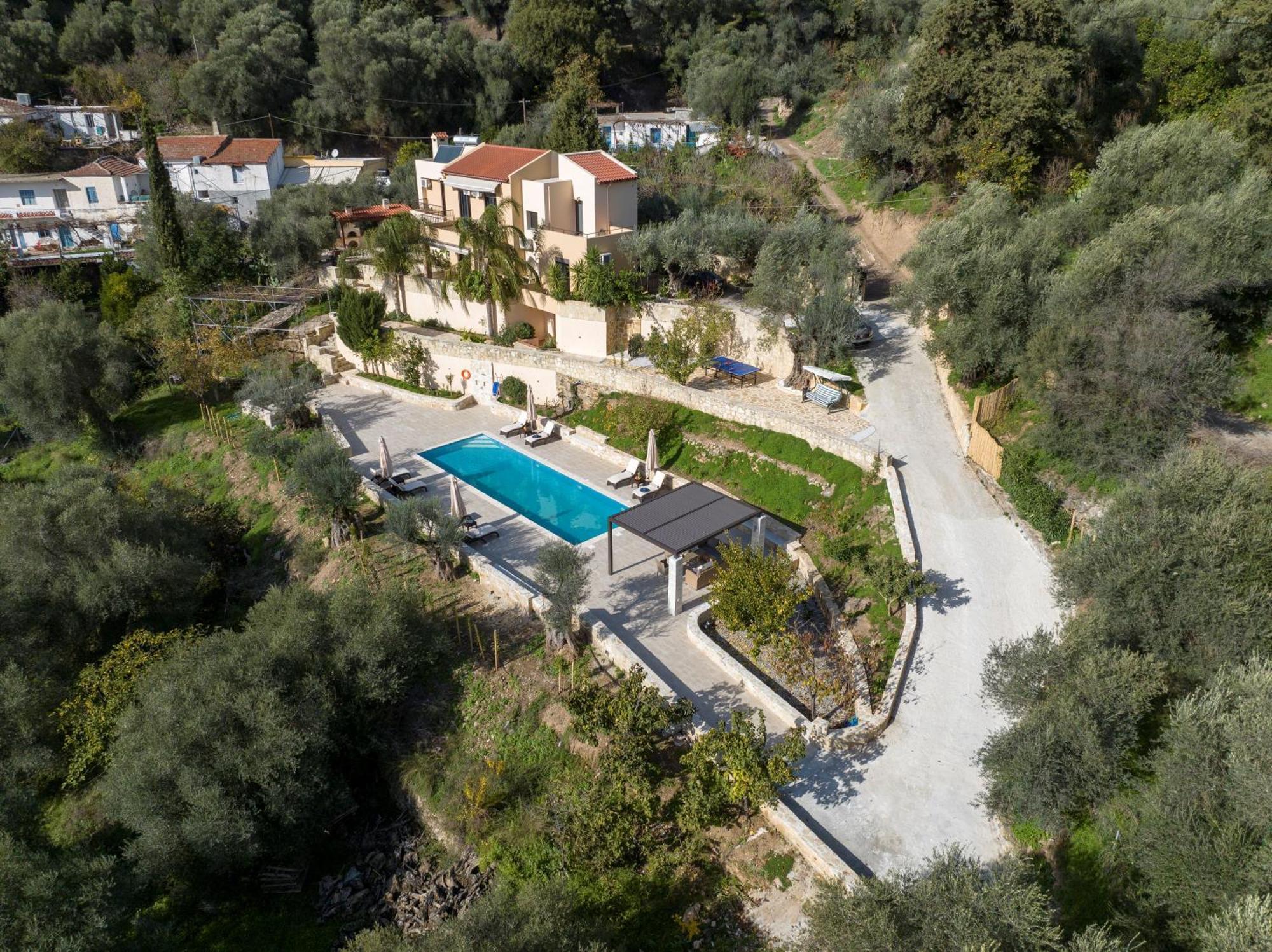 Serenity River Villa Palaiochora Dış mekan fotoğraf